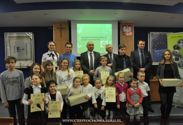 Dali kosza śmieciom