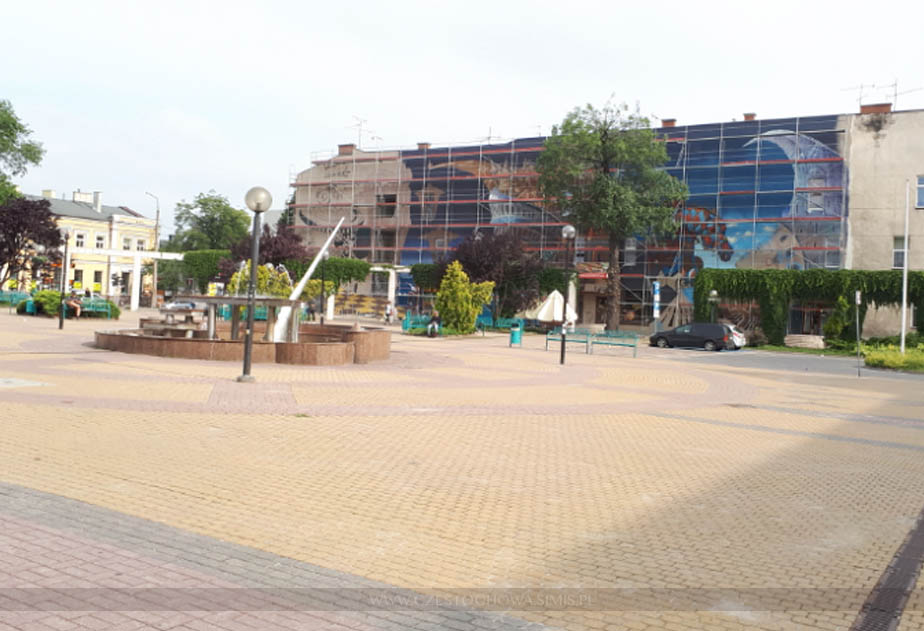 Ogromne malowidło przy dworcu PKP w Częstochowie